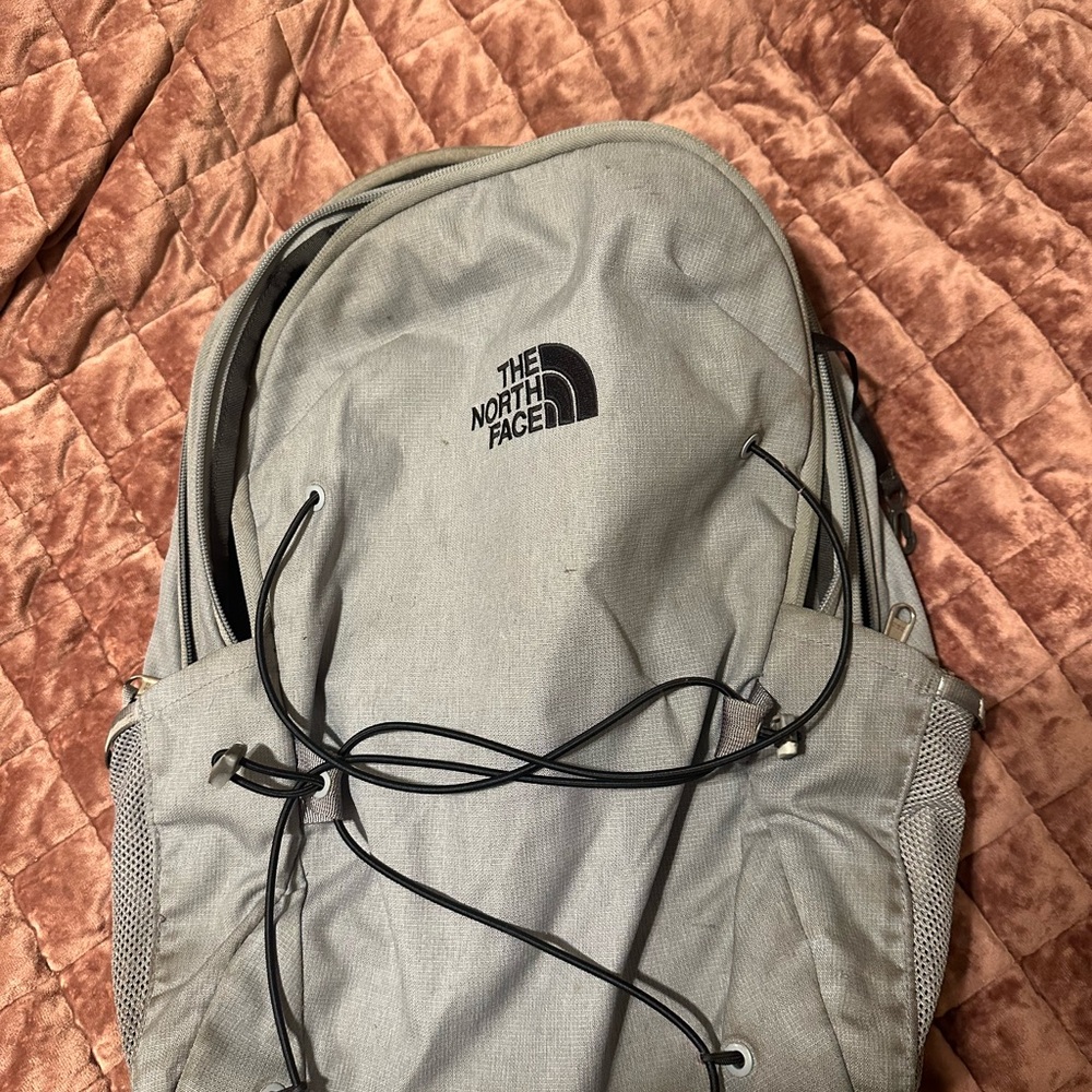 💚The North Face Gray Backpack